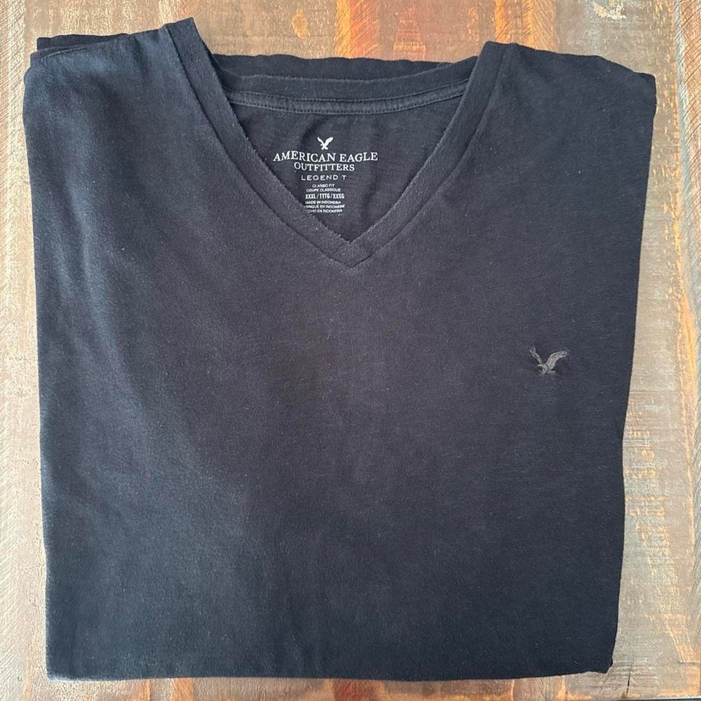 American Eagle Black V neck Tee XXXL
